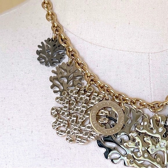 NWOT Coach Tri-Color Pave Coral Multi Disk Statement Necklace - Picture 9 of 14